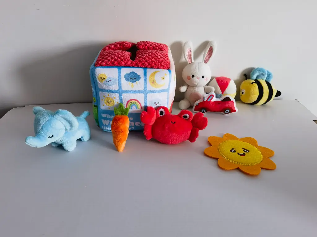 [JM-092] Stuffed Animal House, square
